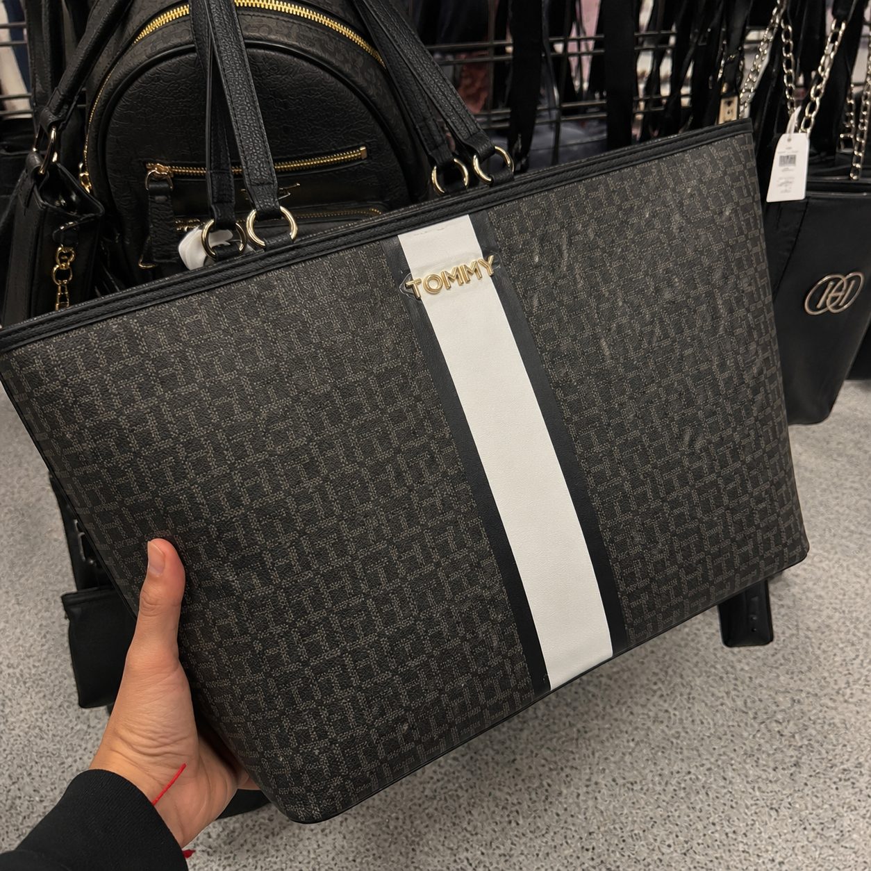 Bolsa Tommy Hilfiger Tote Feminina Monograma Preta com Faixa Branca Original